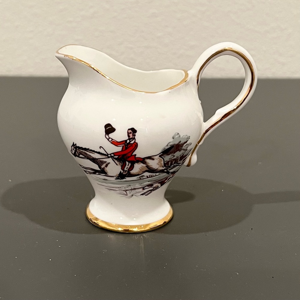 RARE Vintage Royal Tara Fox Hunting Creamer Bone‎ China 3.75”